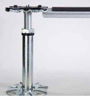 Struttura formata da colonnine e traverse portanti in acciaio zincato con profilo nervato a sezione Omega 21x18 mm e spessore 1 mm, adatta per carichi medio-alti.